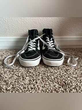 Vans Black & White S8-Hi Sneakers